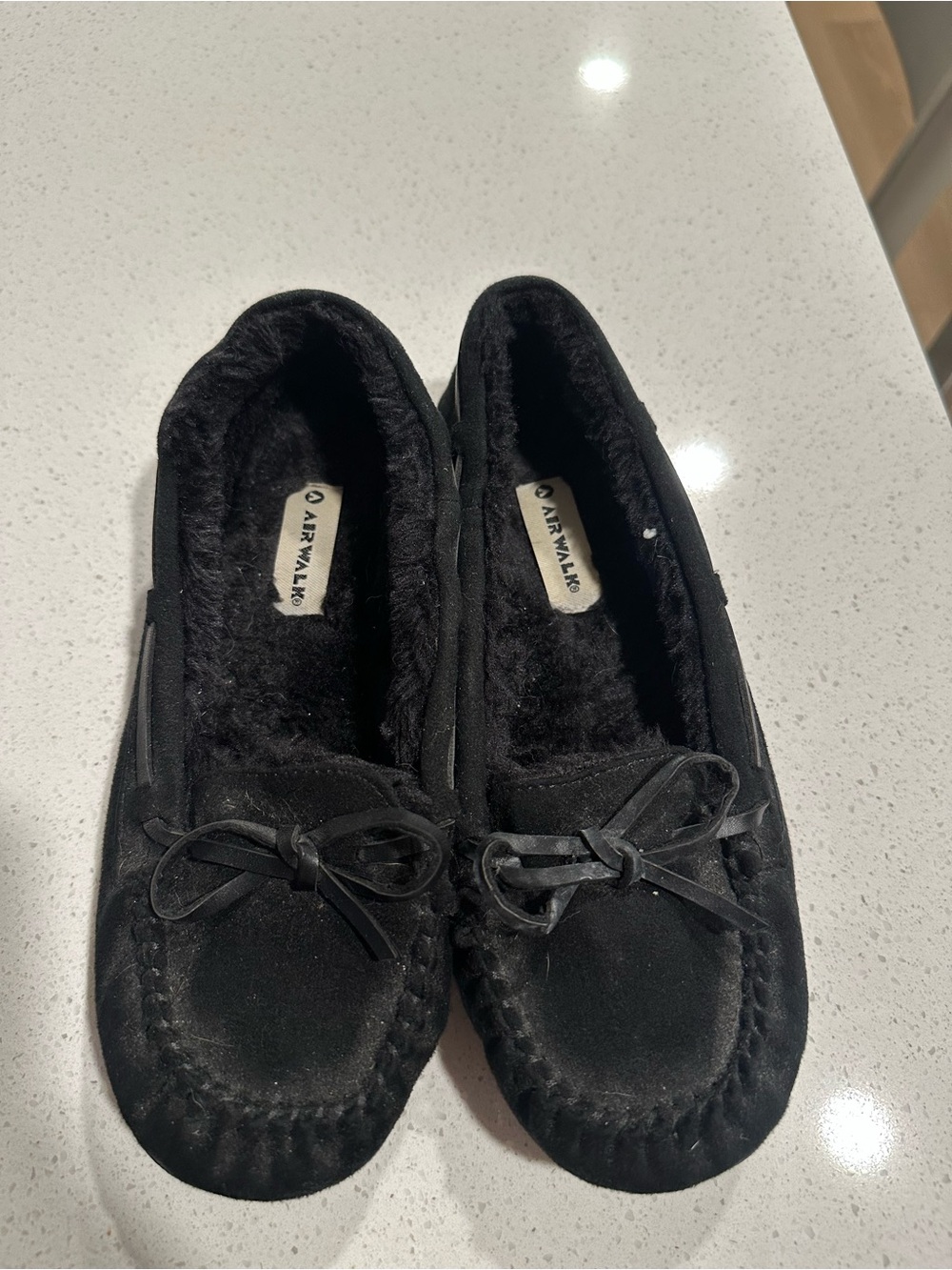 Airwalk Black Faux-Fur Lined Women's Moccasin Slippers with Bow